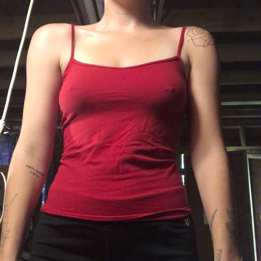 basic red tank! super stretchy and soft